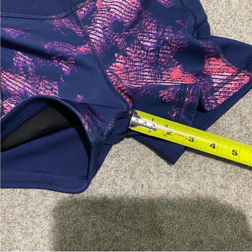 Like NEW Ladies Purple Pink Under armour shorts XS biking track running yoga - Picture 5 of 6